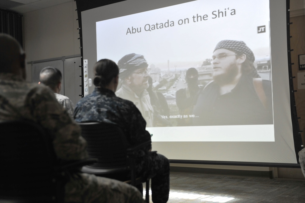 Expert on Islamic State speaks to DLIFLC students