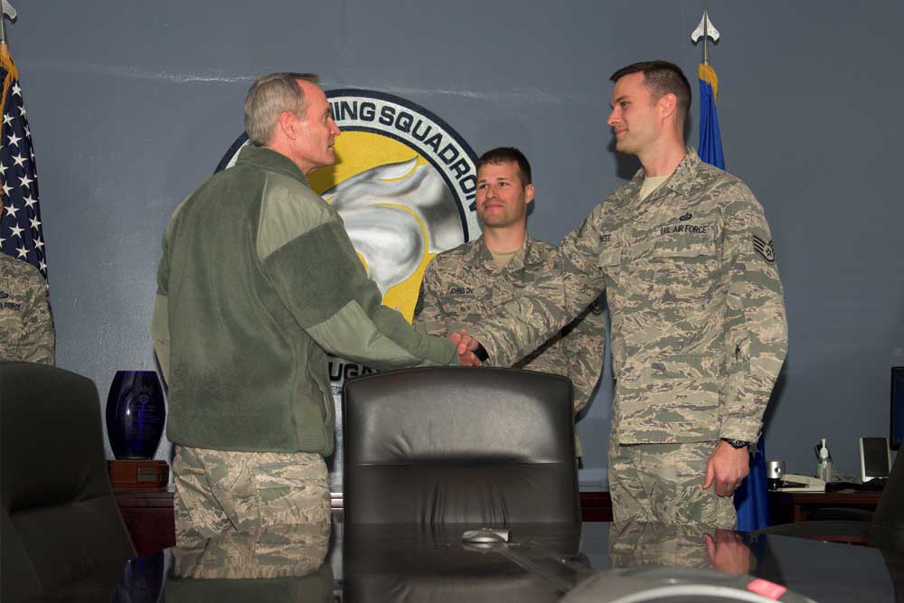 AETC commander visits linguists in Monterey