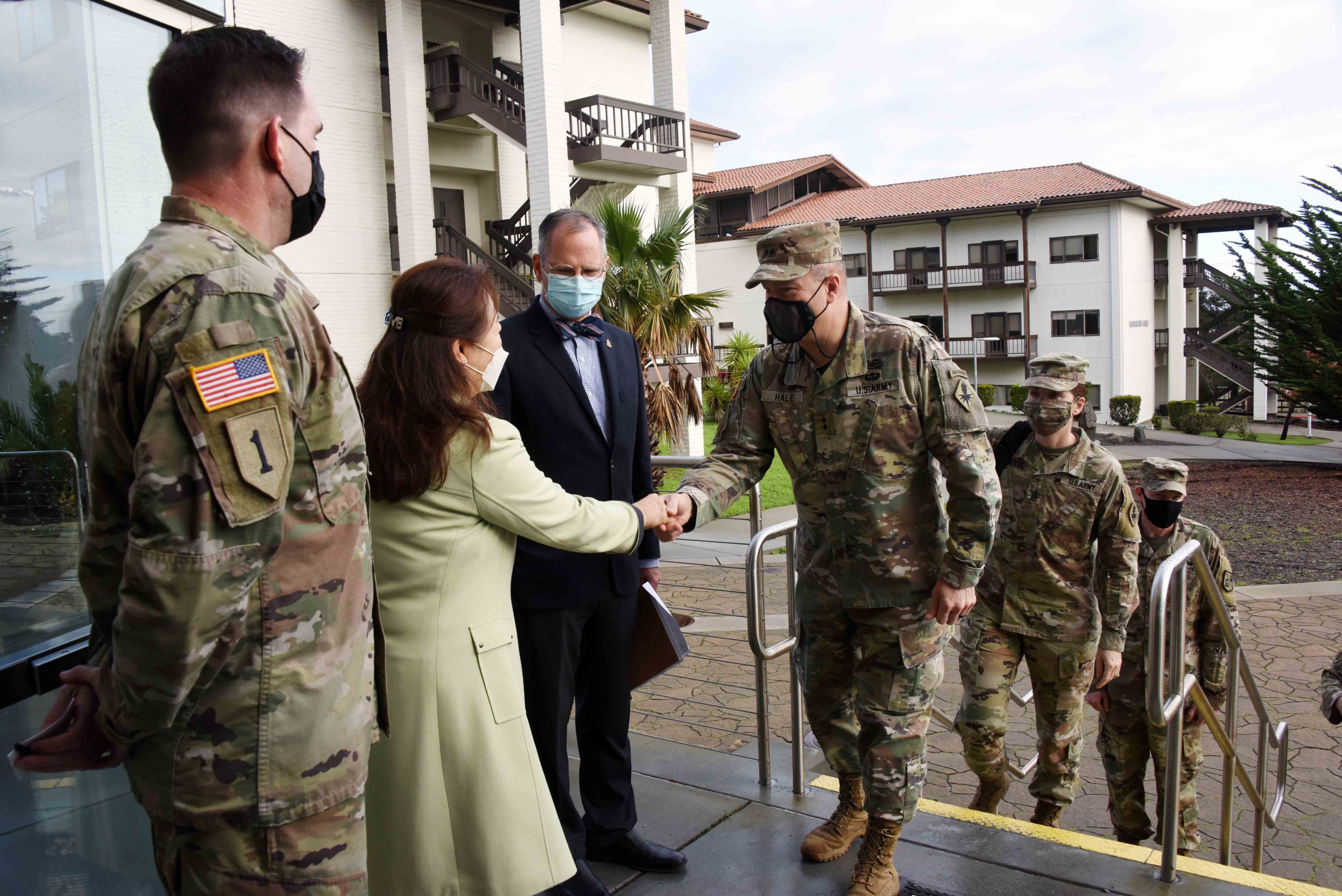 Maj. Gen. Tony Hale joins in on holiday cheer | Defense Language Institute  Foreign Language Center, image size:2560x1709