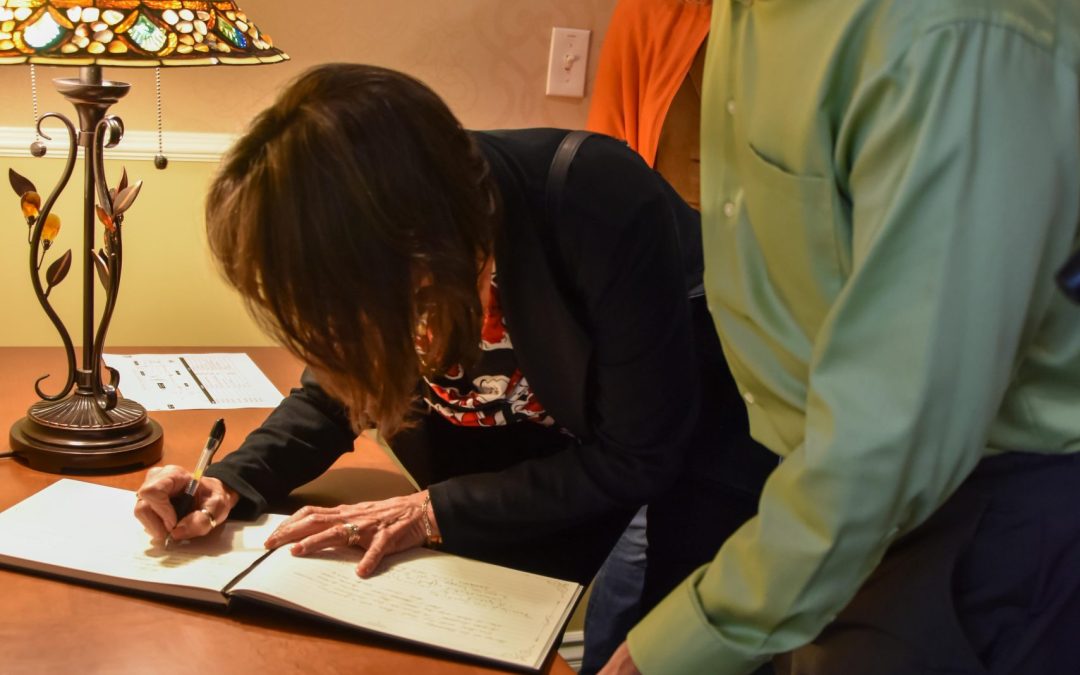signingbook_3997